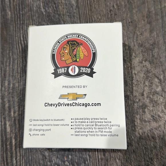 Chicago Blackhawks Bluetooth speaker - Picture 2 of 5